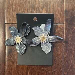 Elegant Black Floral Earrings